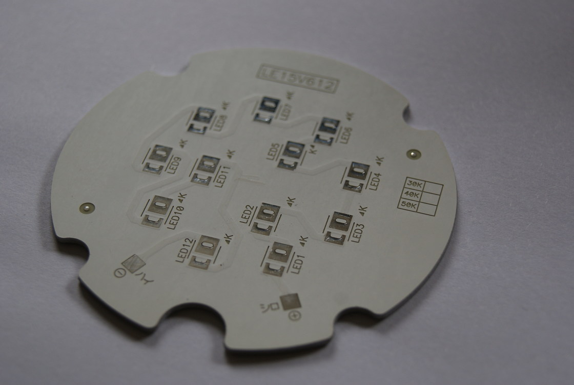 PCB IMS con finitura superficiale OSP di alta qualità con eccellente resistenza alla trazione e spessore PCB 0.6-6.0MM