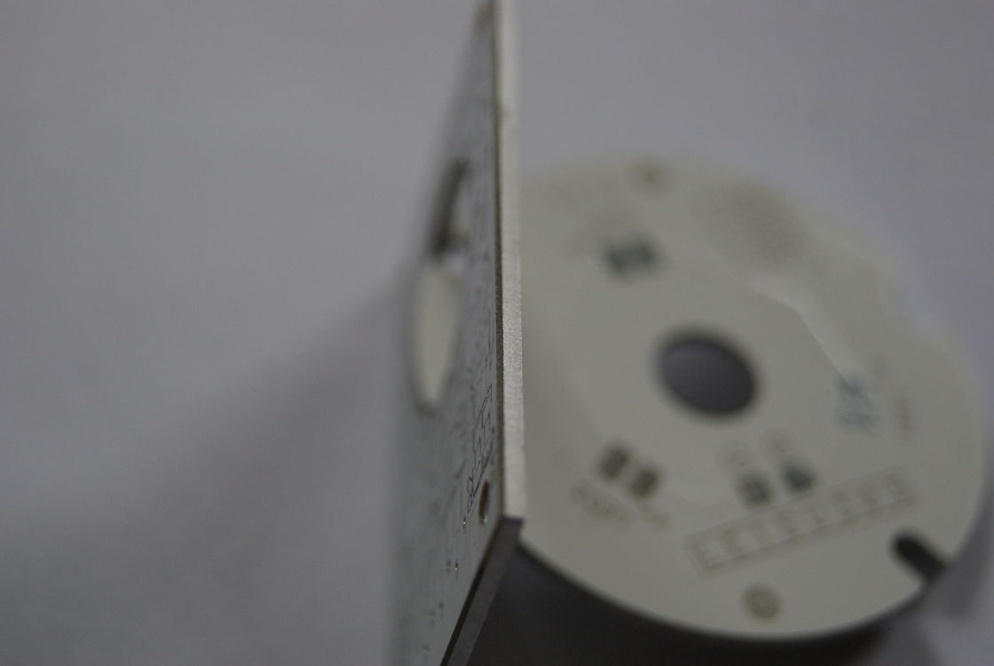 Spessore PCB 0,6-6,0MM Conduttività termica 1,0w Alta conduttività termica PCB metallici per un trasferimento di calore efficace