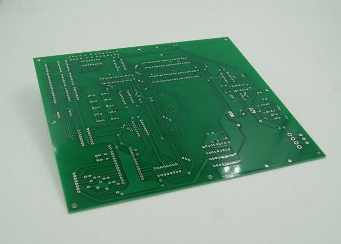 PCB fr-4 a doppio lato di precisione 0,075 mm Min Hole Dia con 3 mil di spazio del conduttore