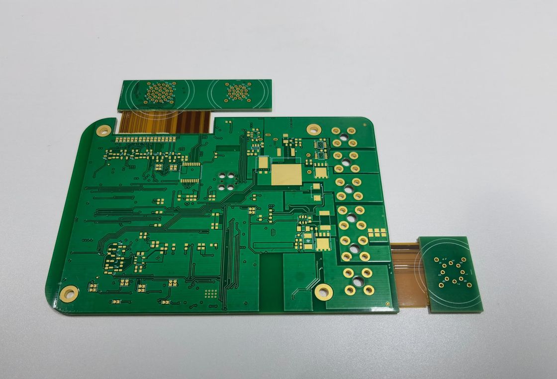 Assemblaggio di circuiti rigidi flessibili pieghevoli per prodotti elettronici