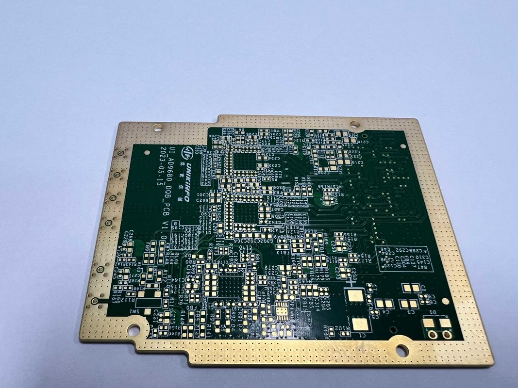 Tavola PCB HDI ad alta precisione con disallineamento degli strati /- 0.06 4L Min. Bga Pitch 0.3mm