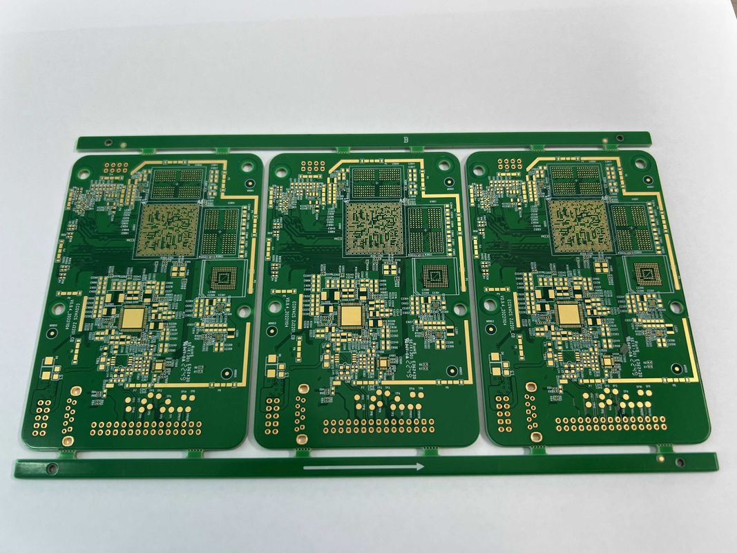 Finger Gold Multilayer PCB Board con superficie HASL e dimensione del foro di 0,2 mm min.