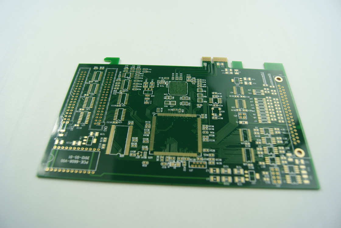 Circuito stampato multistrato con diametro minimo del foro di 0,10 mm per la produzione avanzata di PCB con oro a immersione su strato singolo