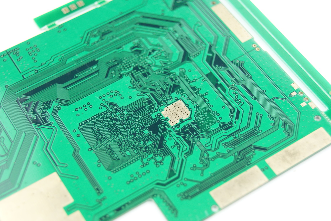 Scheda PCB multistrato con spessore di rame da 1oz, spessore della scheda di 1,6 mm e tecnologia a montaggio superficiale